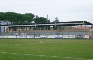 gradinate del vecchio campo sportivo